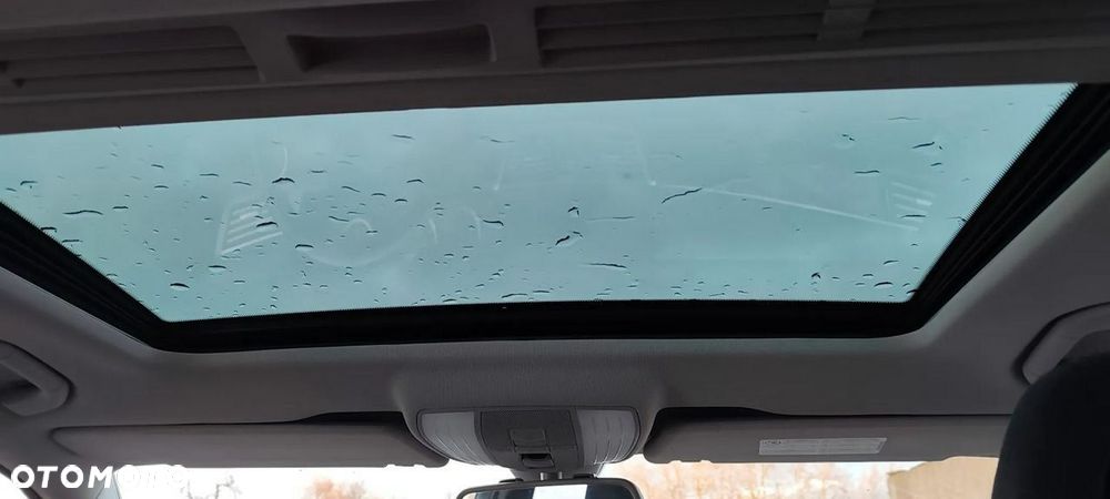 Mercedes-Benz Klasa E 200 BlueEFFICIENCY 7G-TRONIC Elegance - 25