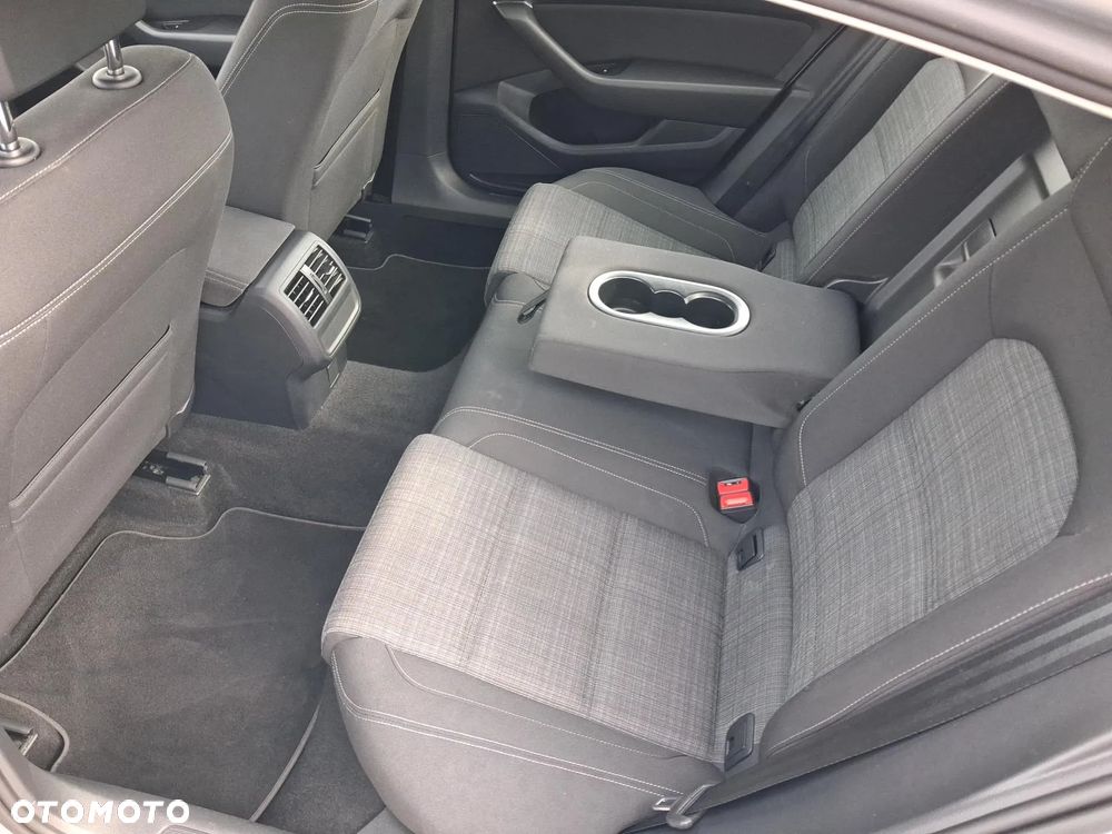 Volkswagen Passat 2.0 TDI EVO Business DSG - 23