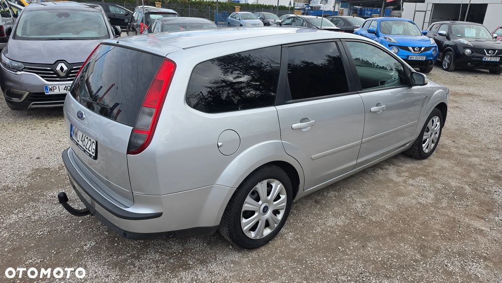 Ford Focus 1.6 Ghia - 30