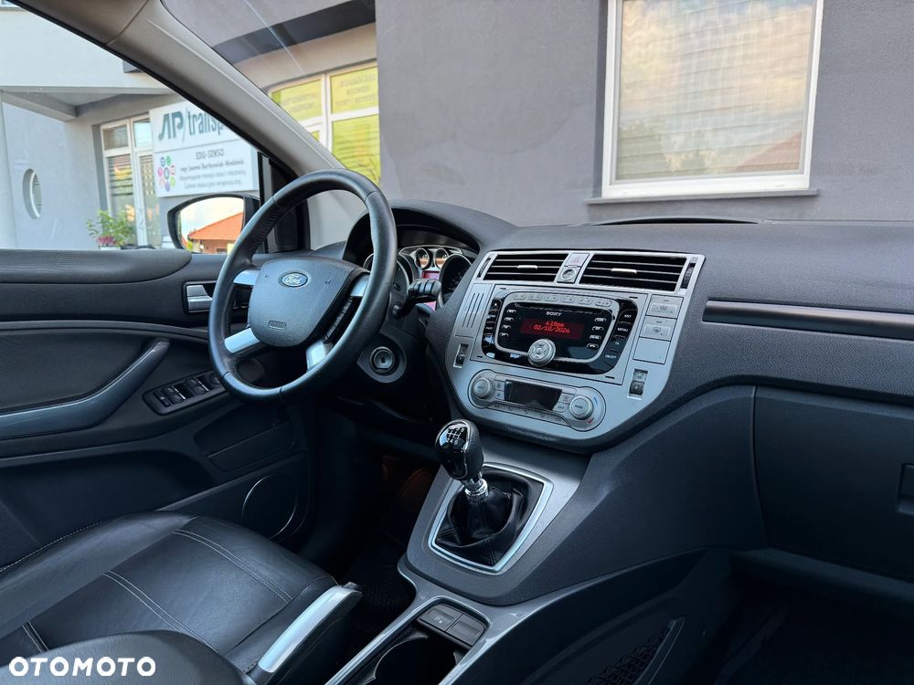 Ford Kuga - 33