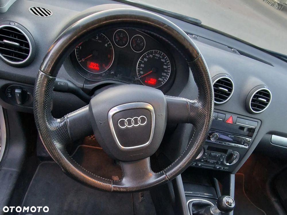 Audi A3 Sportback 2.0 TDI DPF Ambiente - 14