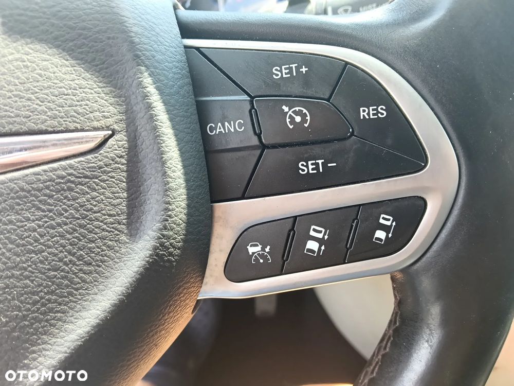 Chrysler Pacifica - 20