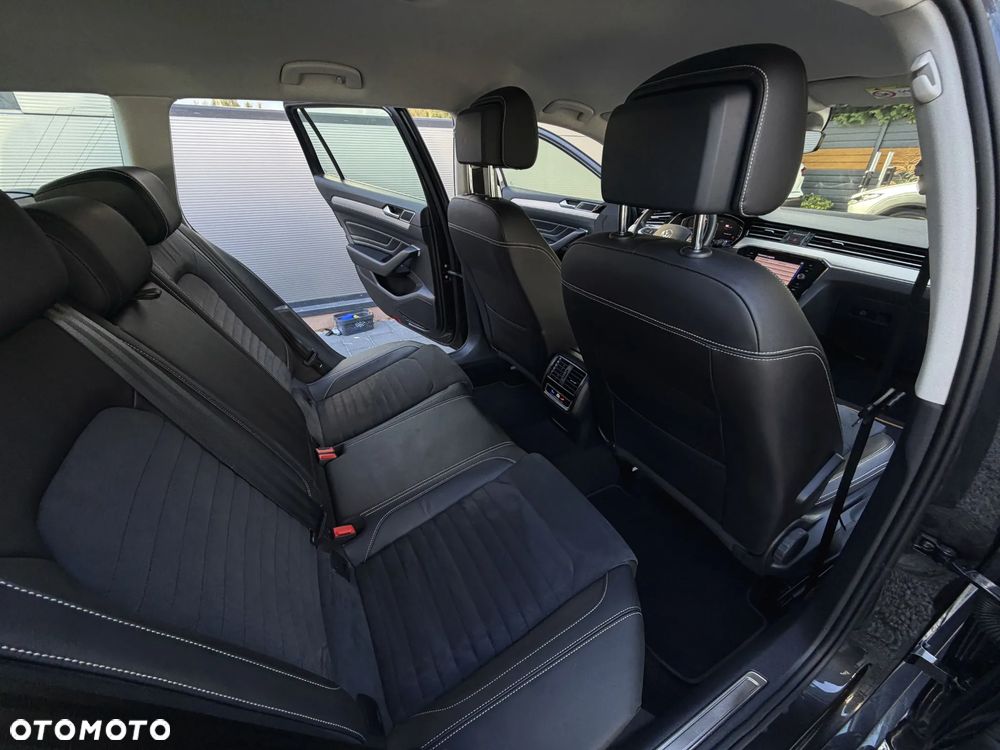 Volkswagen Passat - 17