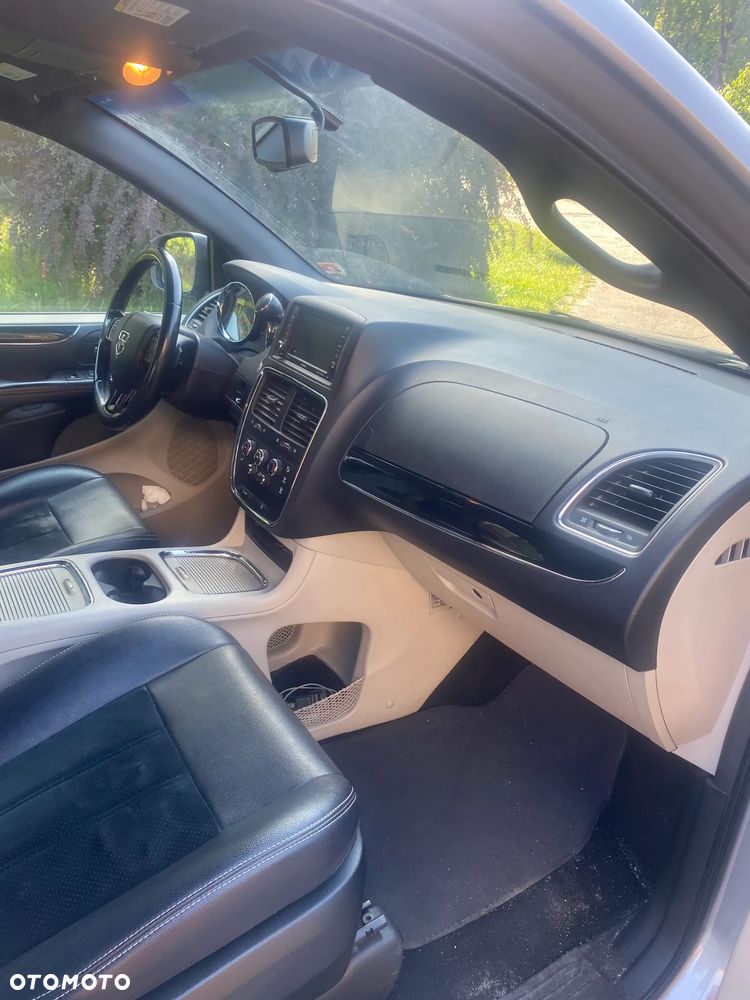 Dodge Grand Caravan 3.6 R/T - 6