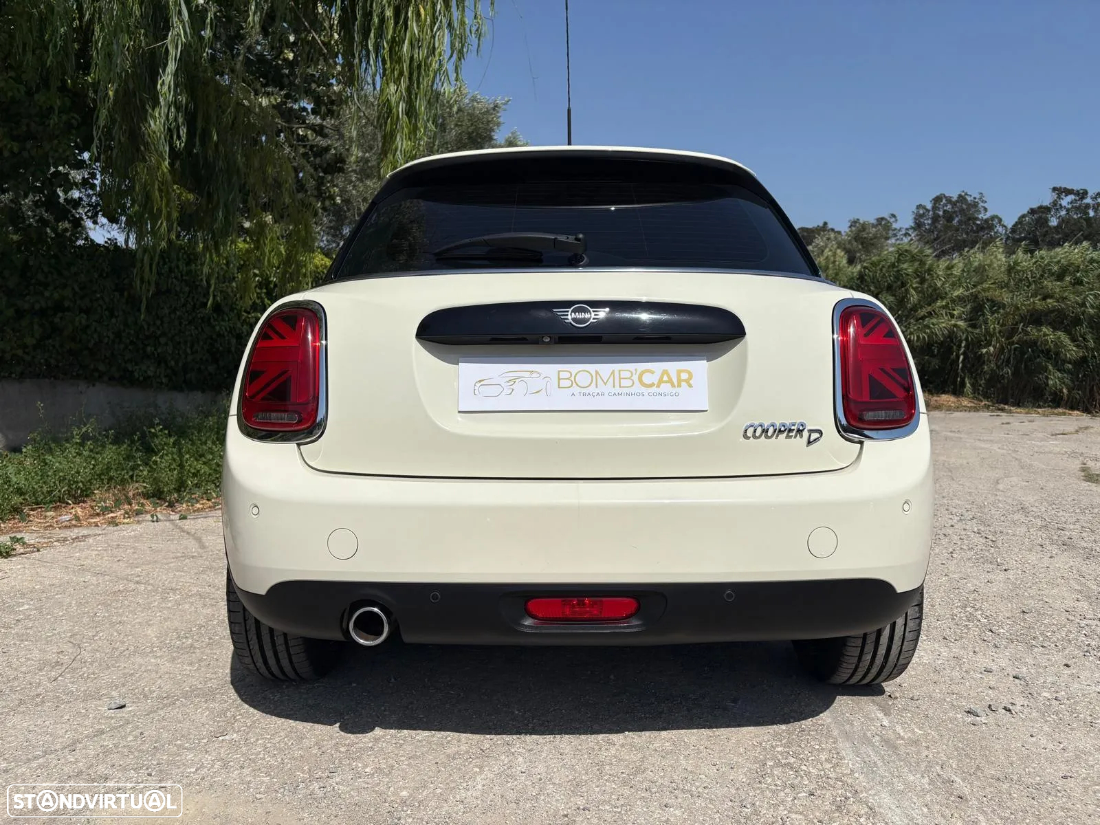 MINI 5 Portas Cooper D Aut. - 44