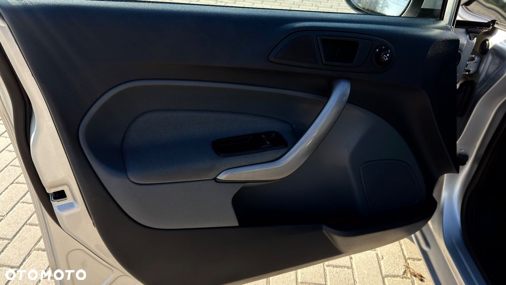 Ford Fiesta 1.25 Titanium - 35