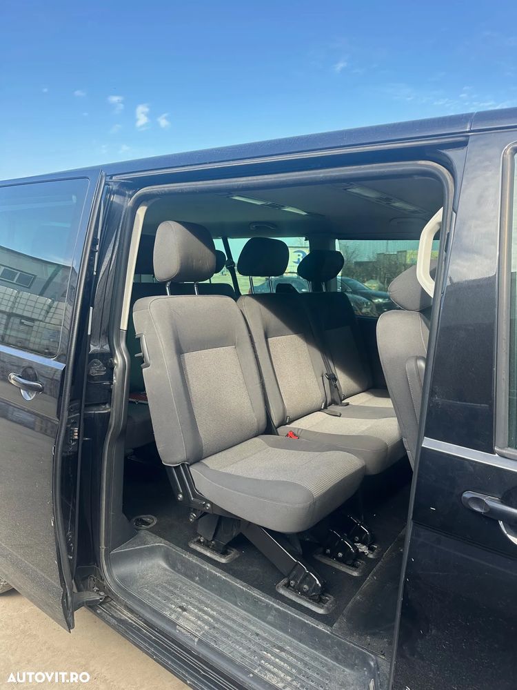 Volkswagen Caravelle - 2