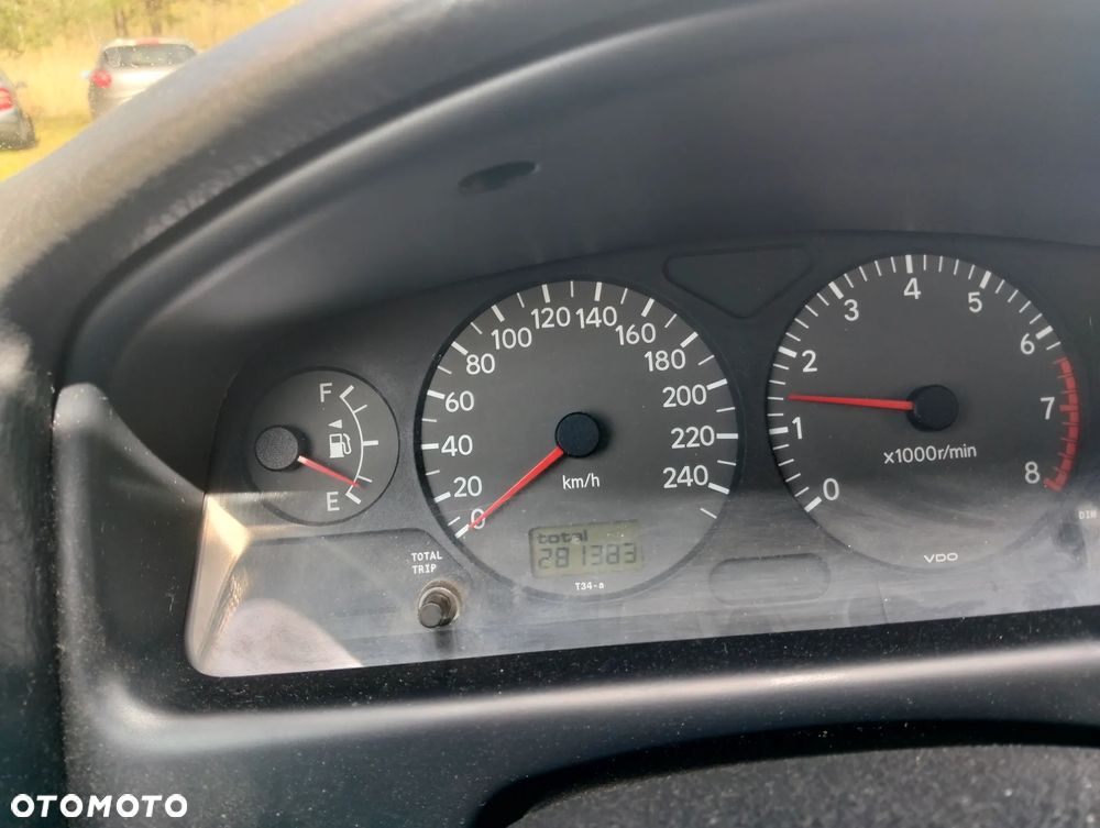 Toyota Avensis - 12