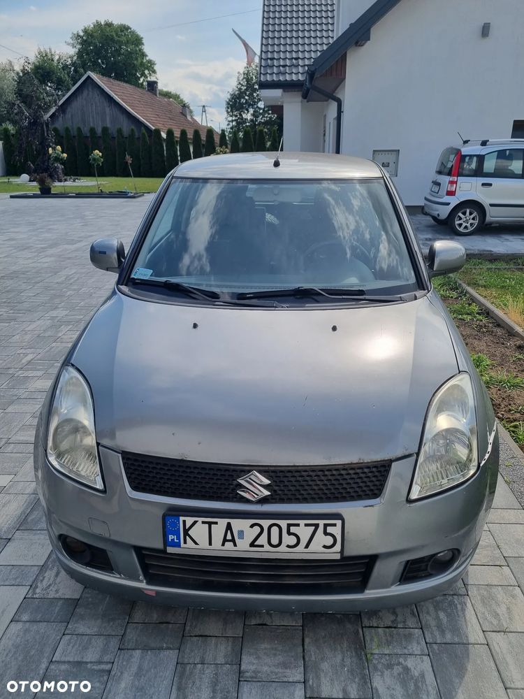 Suzuki Swift 1.5 GS - 1