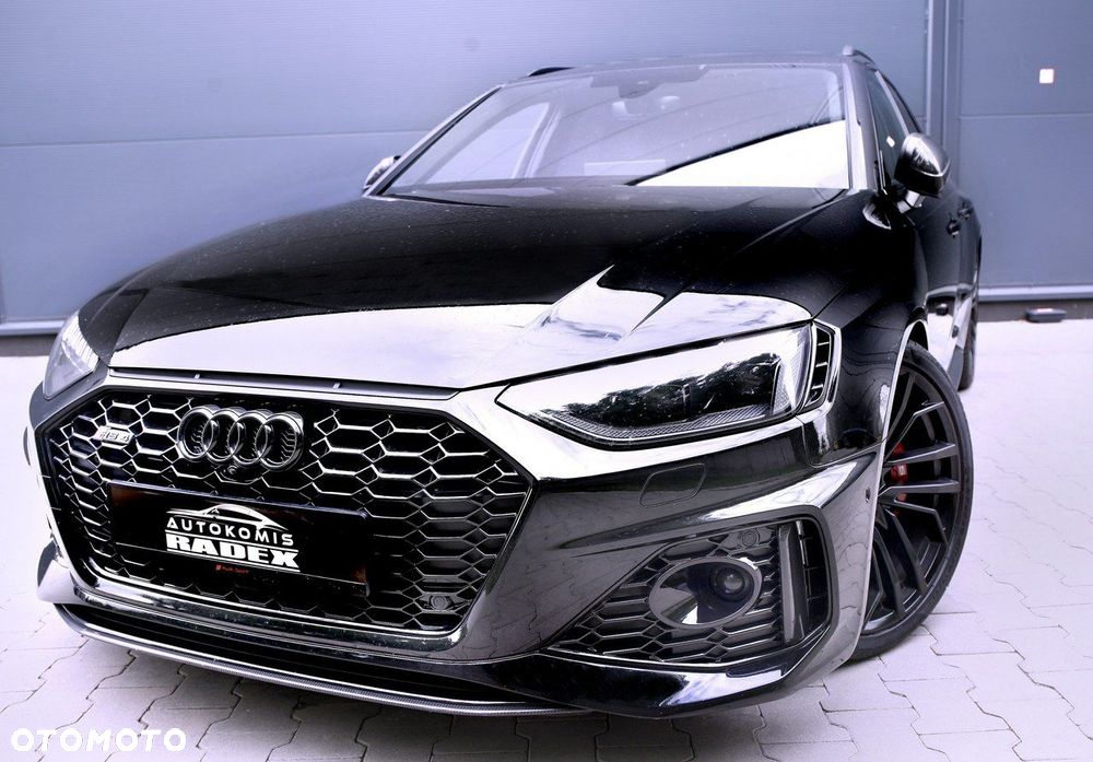 Audi RS4 Limousine - 24
