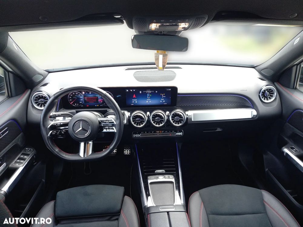 Mercedes-Benz GLB - 13