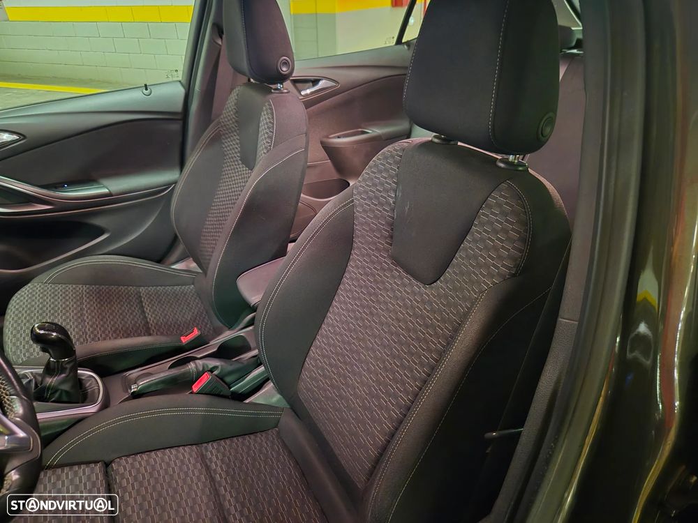 Opel Astra 1.6 CDTI Dynamic Sport S/S - 26