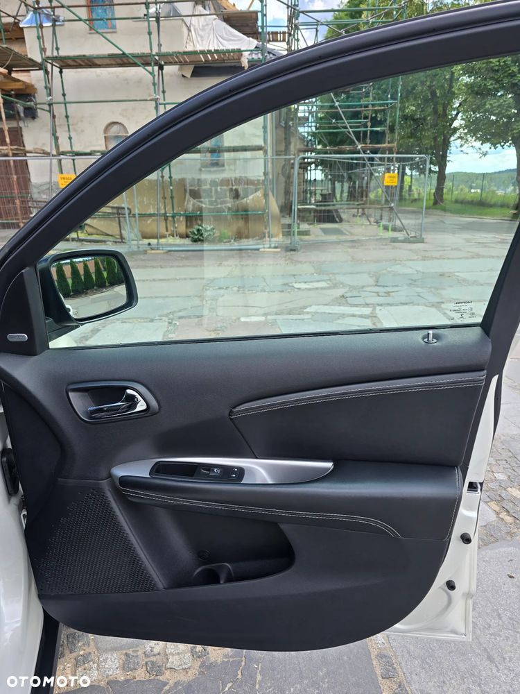 Fiat Freemont 2.0 Multijet 16V DPF Automatik Allrad Black Code - 11