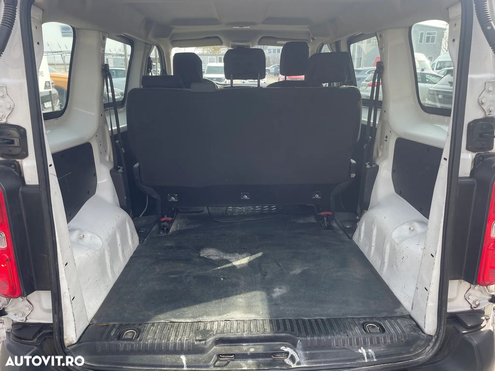 Peugeot Traveller - 16