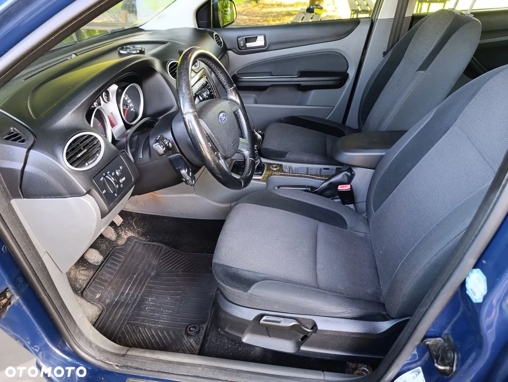 Ford Focus 2.0 TDCi Ghia - 11