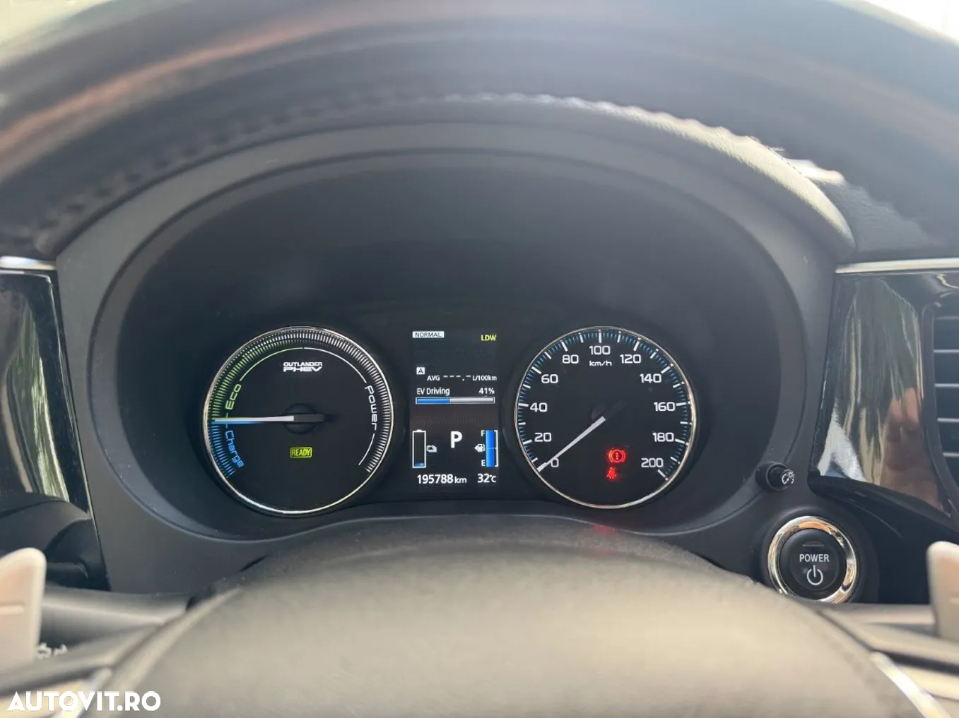 Mitsubishi Outlander 2.0 4WD Plug-In Hybrid Top - 14