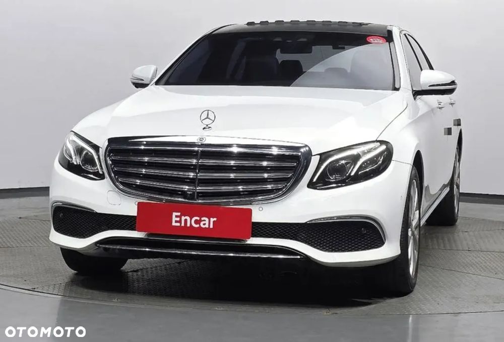 Mercedes-Benz Klasa E 300 9G-TRONIC Exclusive - 4