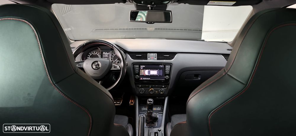 Skoda Octavia 2.0 TDI DSG RS - 35