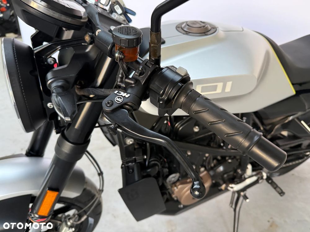 Husqvarna Vitpilen - 24