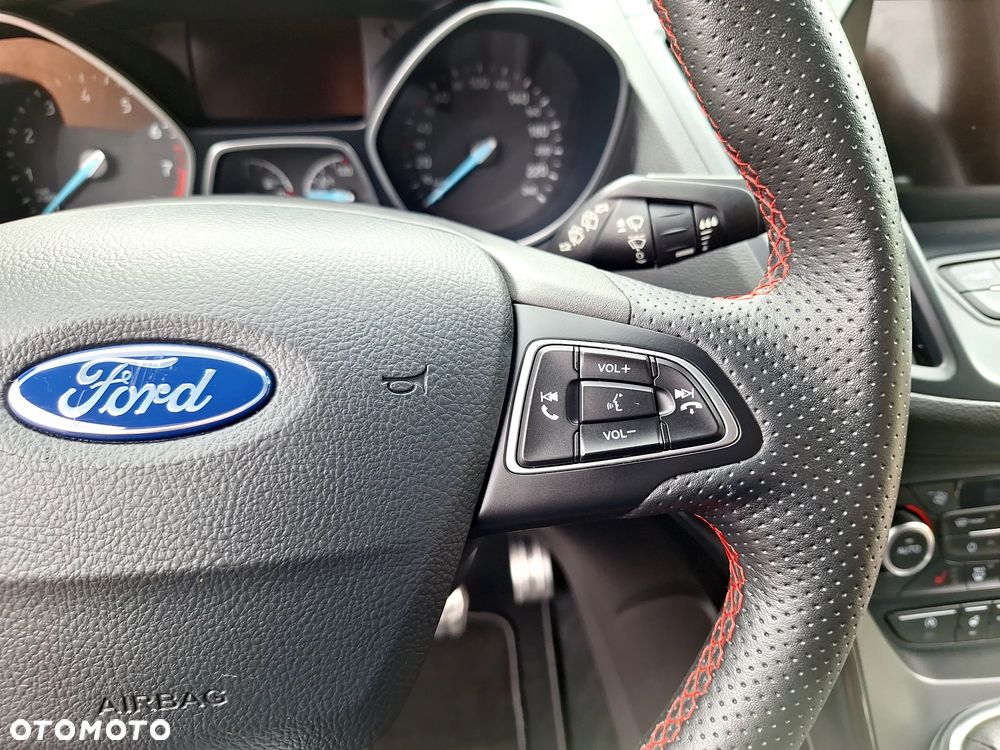 Ford Kuga 1.5 EcoBoost 2x4 ST-Line - 32