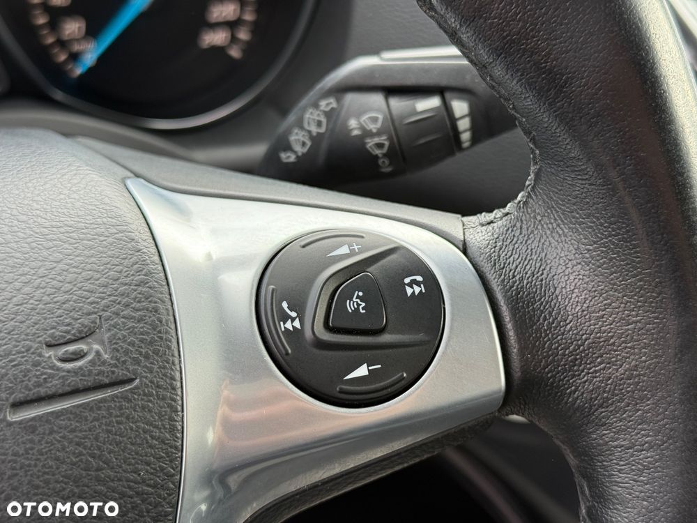 Ford Kuga 2.0 TDCi 2x4 Titanium - 20