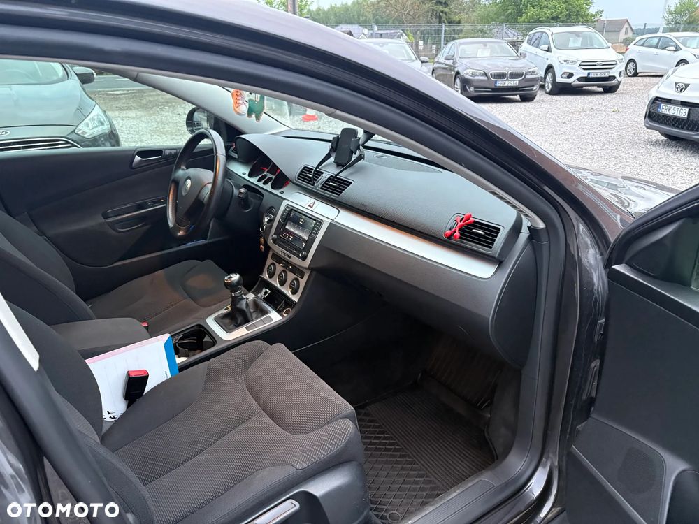 Volkswagen Passat 1.9 TDI DPF Comfortline - 12