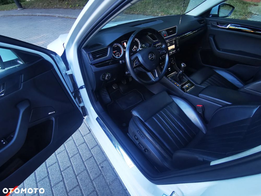Skoda Superb 2.0 TDI Premium Edition - 8