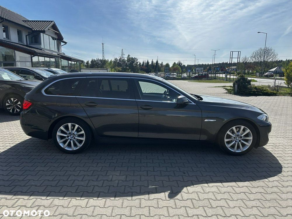 BMW Seria 5 530d Touring - 10