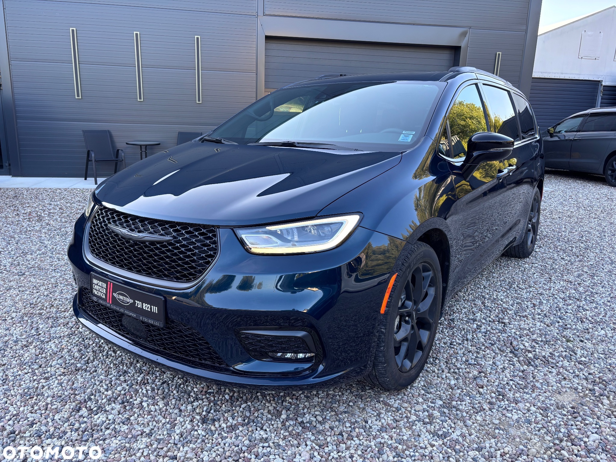 Chrysler Pacifica - 11