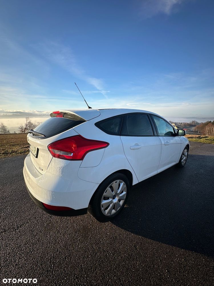 Ford Focus 1.0 EcoBoost Ambiente - 9