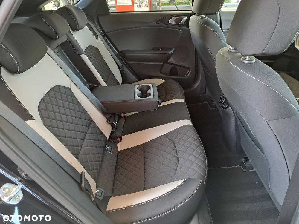 Kia ProCeed 1.5 T-GDI GT Line - 24
