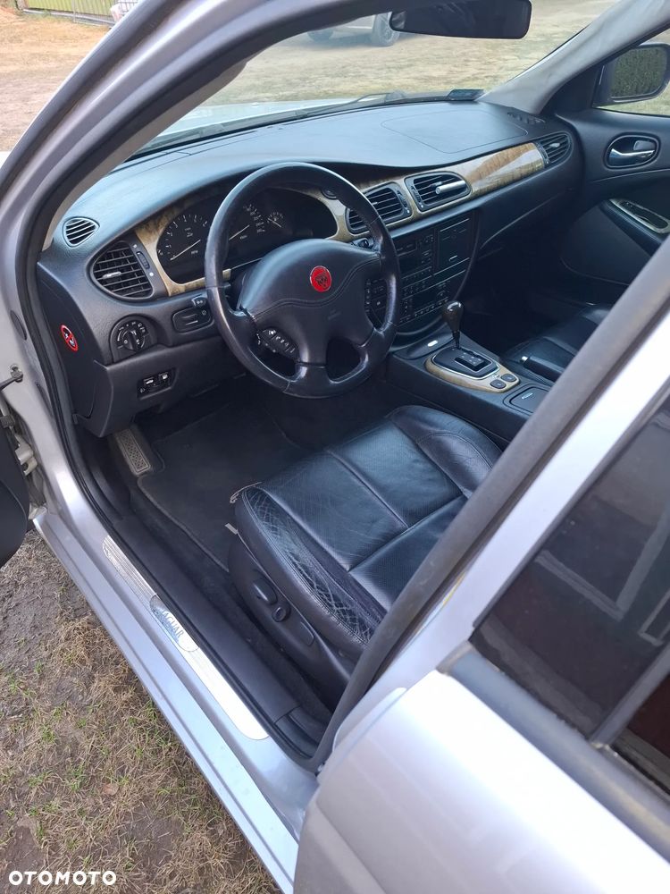 Jaguar S-Type - 9