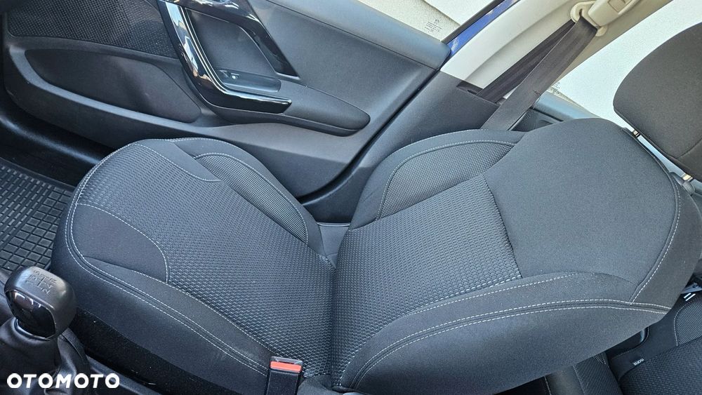 Peugeot 208 1.6 e-HDi Allure STT - 13