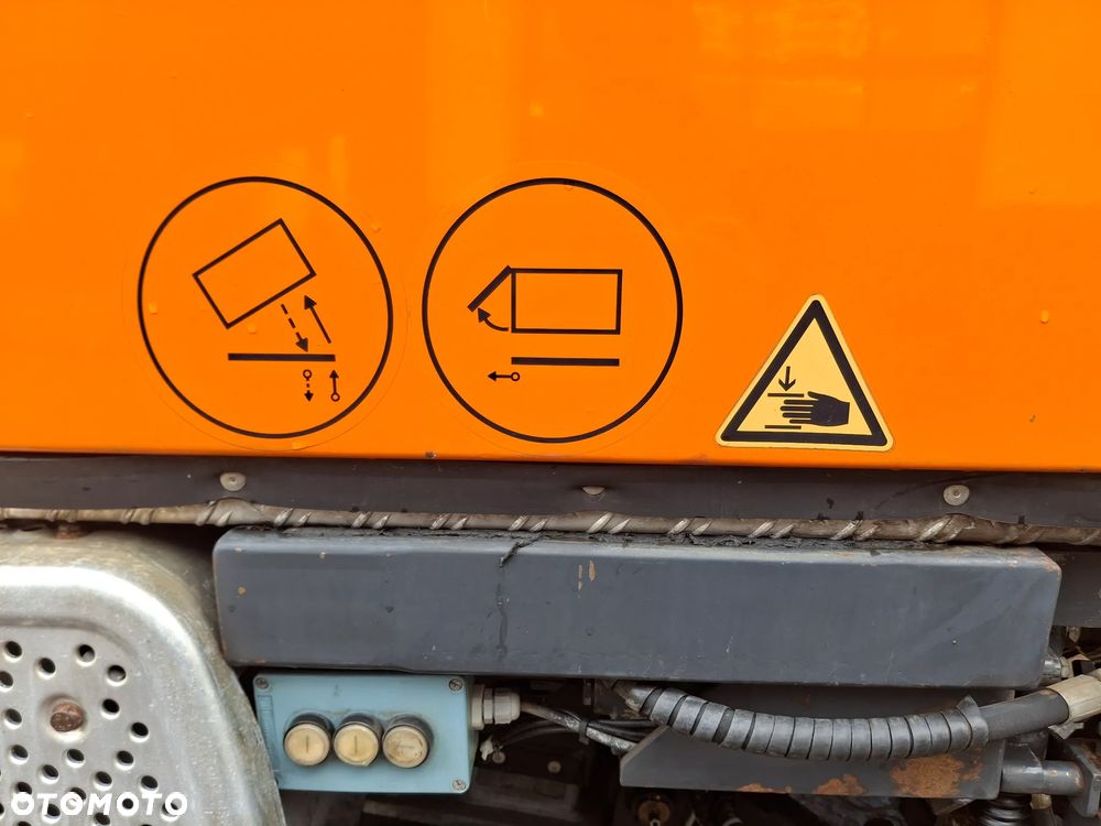 Mercedes-Benz Axor 1823 Zamiatarka HSW Explorer 6 Do Szyn Kolejowych Pojazd Szynowo Drogowy Czyszenie Szyn Torów Kolejowych - 18
