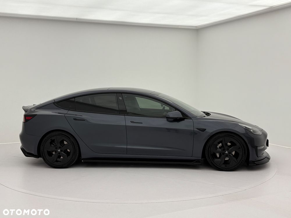 Tesla Model 3 - 9