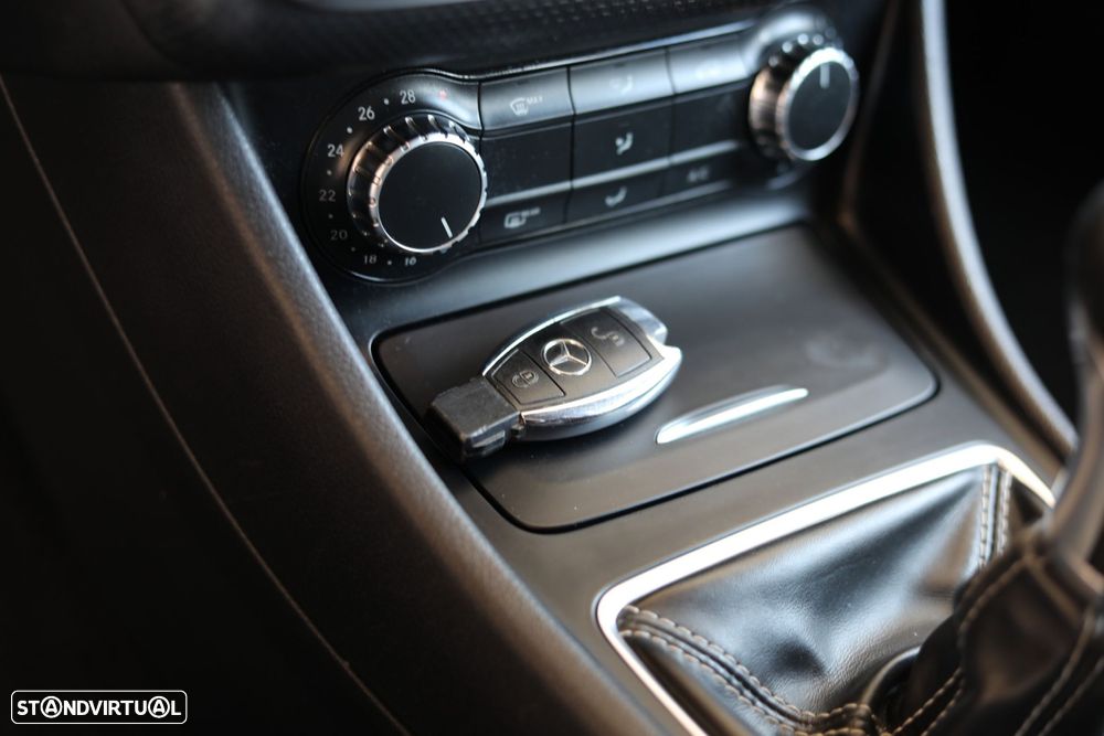 Mercedes-Benz A 180 d Urban - 17