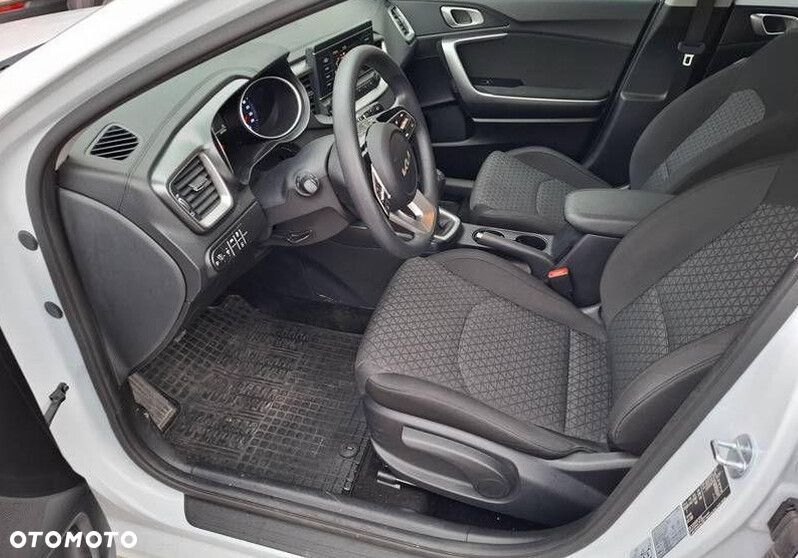 Kia Ceed - 5