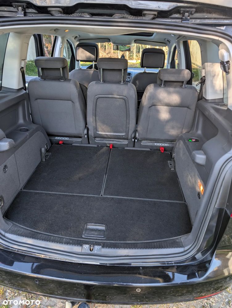 Volkswagen Touran 1.6 TDI DPF BlueMot Comfortline - 9