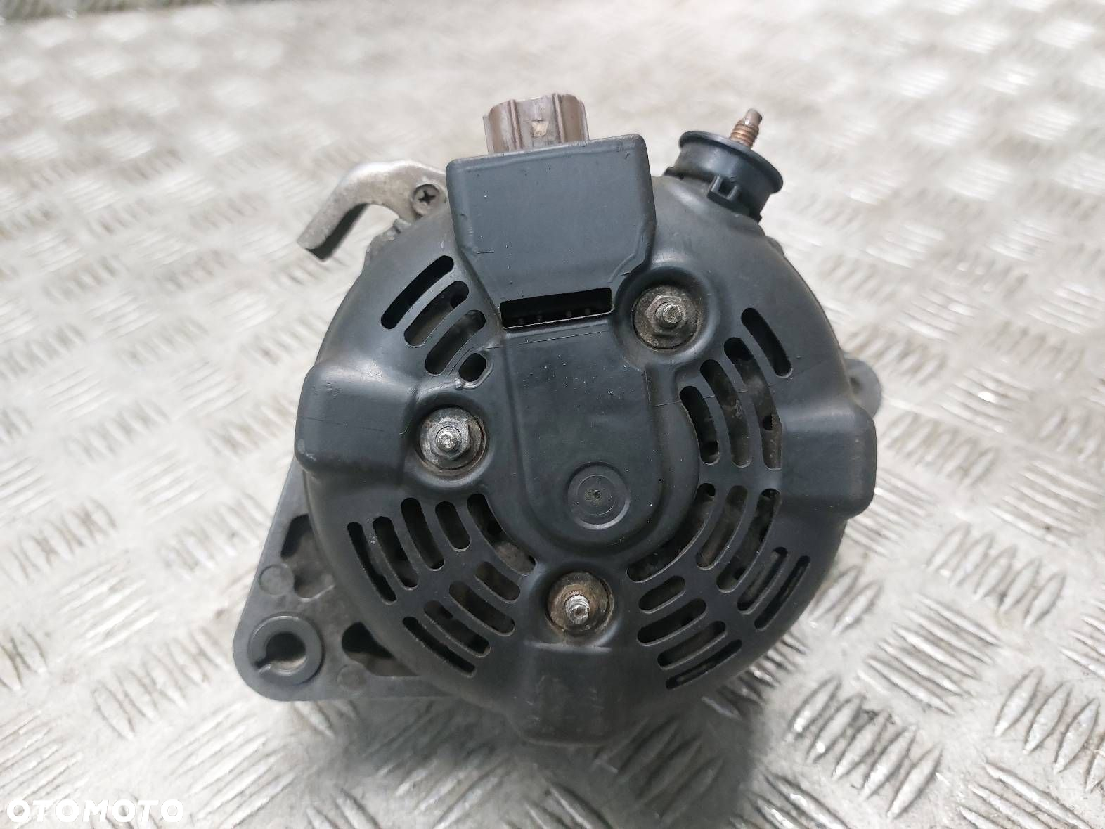 ALTERNATOR TOYOTA COROLLA E12 2.0 D4D 27060-27070 - 4