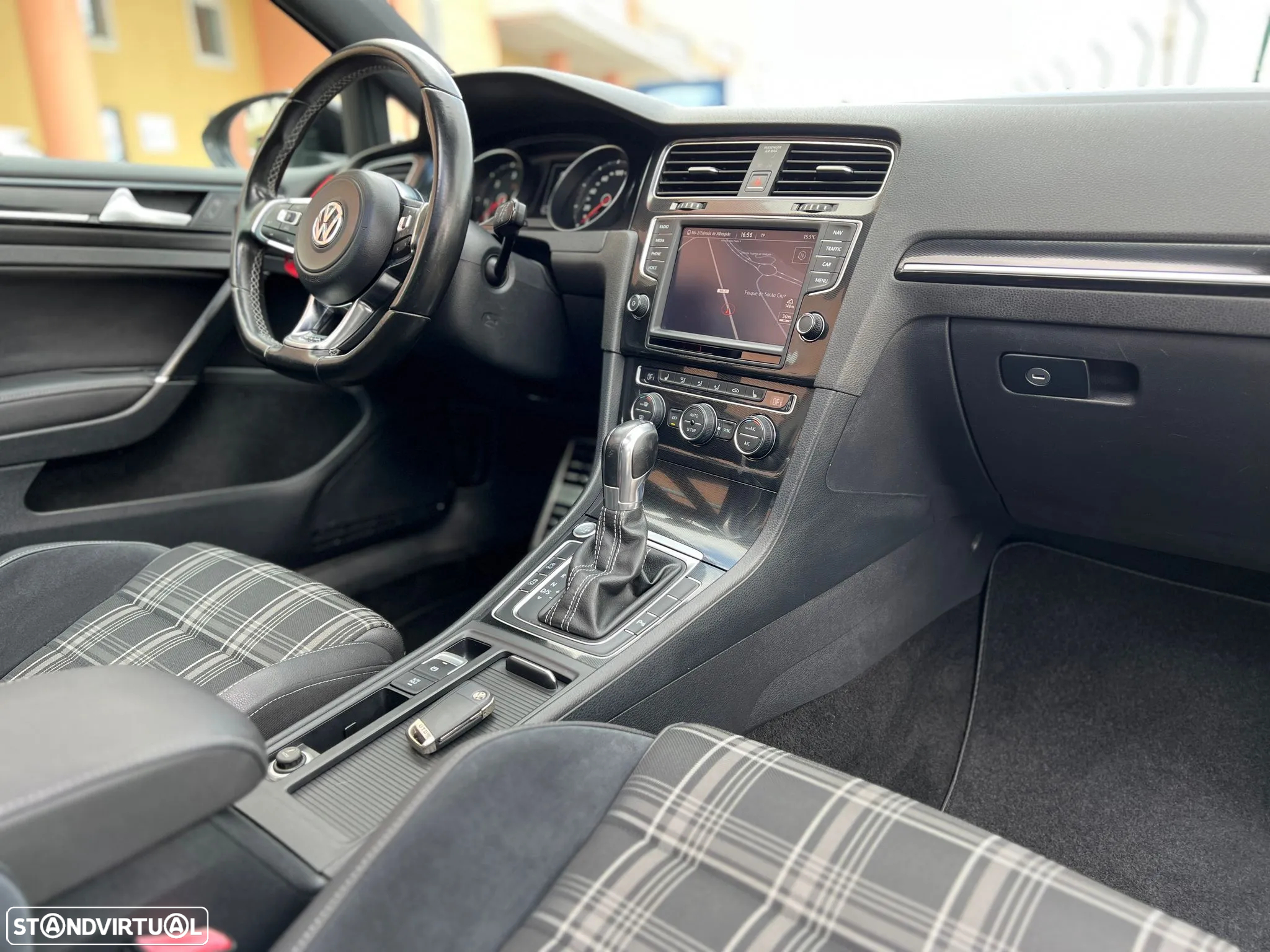 VW Golf 2.0 TDI GTD DSG - 27