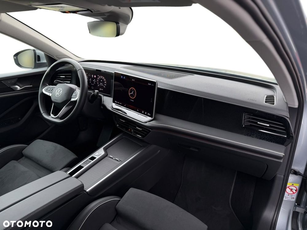Volkswagen Passat - 16