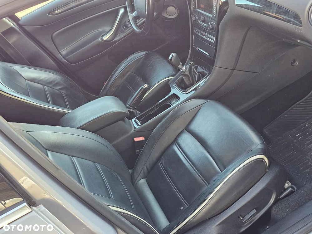 Ford Mondeo SW 2.0 TDCi Titanium X - 21