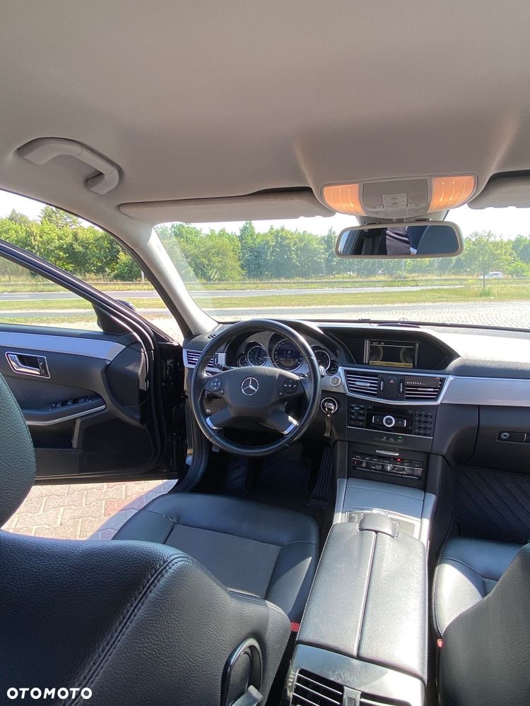 Mercedes-Benz Klasa E 220 CDI BlueEff Avantgarde - 21
