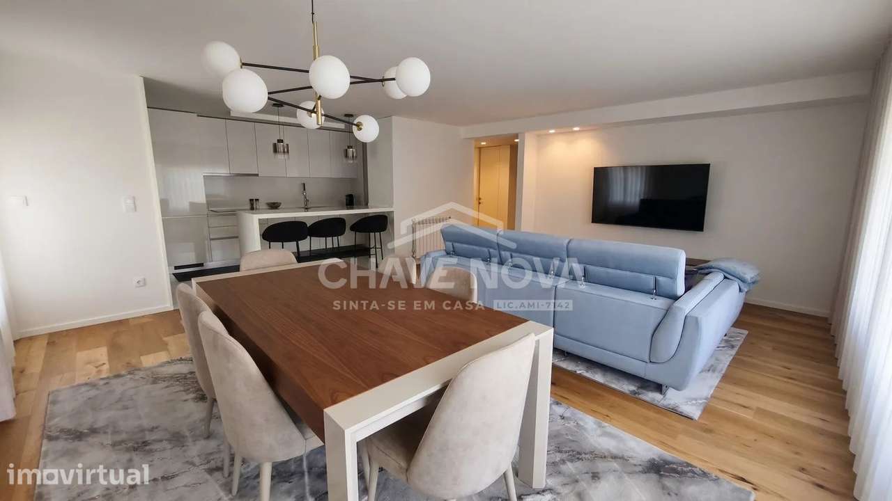 Apartamento T3 Como Novo c/ 2 Lugares de Garagem na Madalena - Grande imagem: 2/23