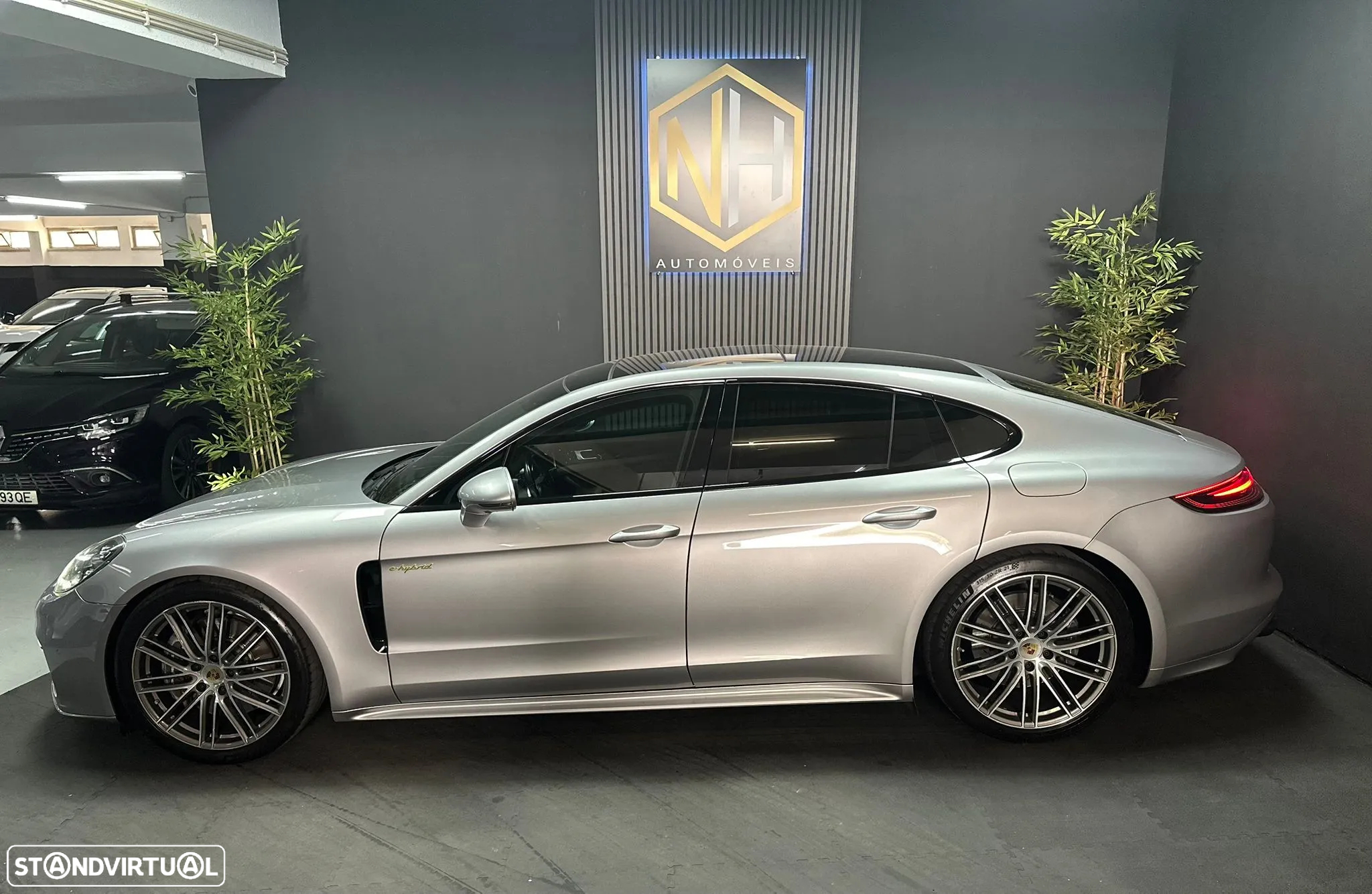 Porsche Panamera 4 E-Hybrid Platinum Edition com PDLS - 3