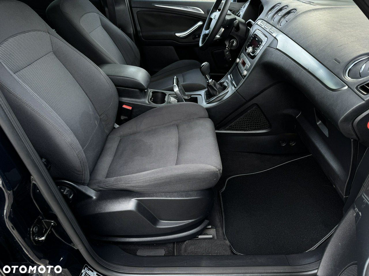 Ford S-Max - 19
