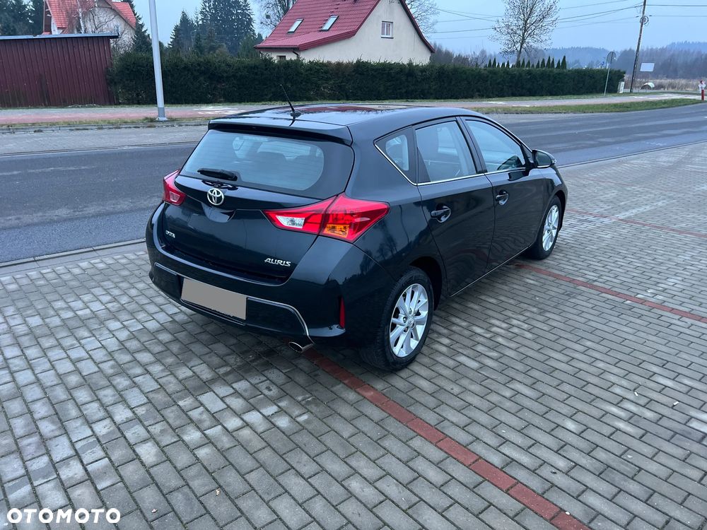 Toyota Auris 2.0 D-4D Dynamic - 4