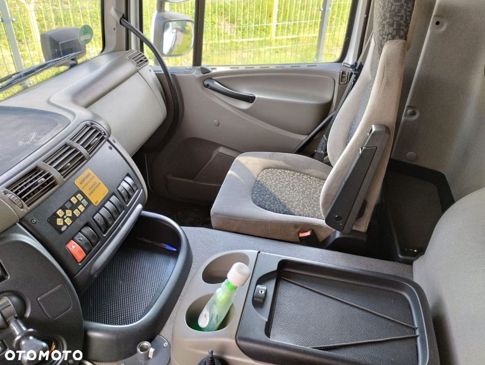 DAF CF - 9