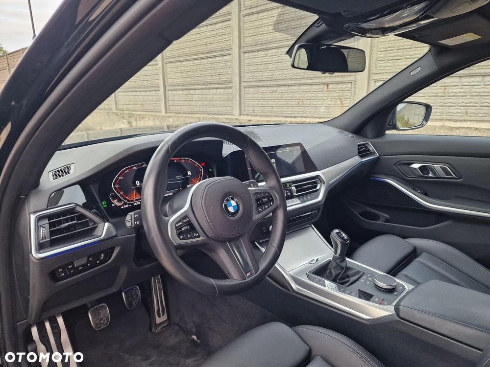BMW Seria 3 318i M Sport - 8