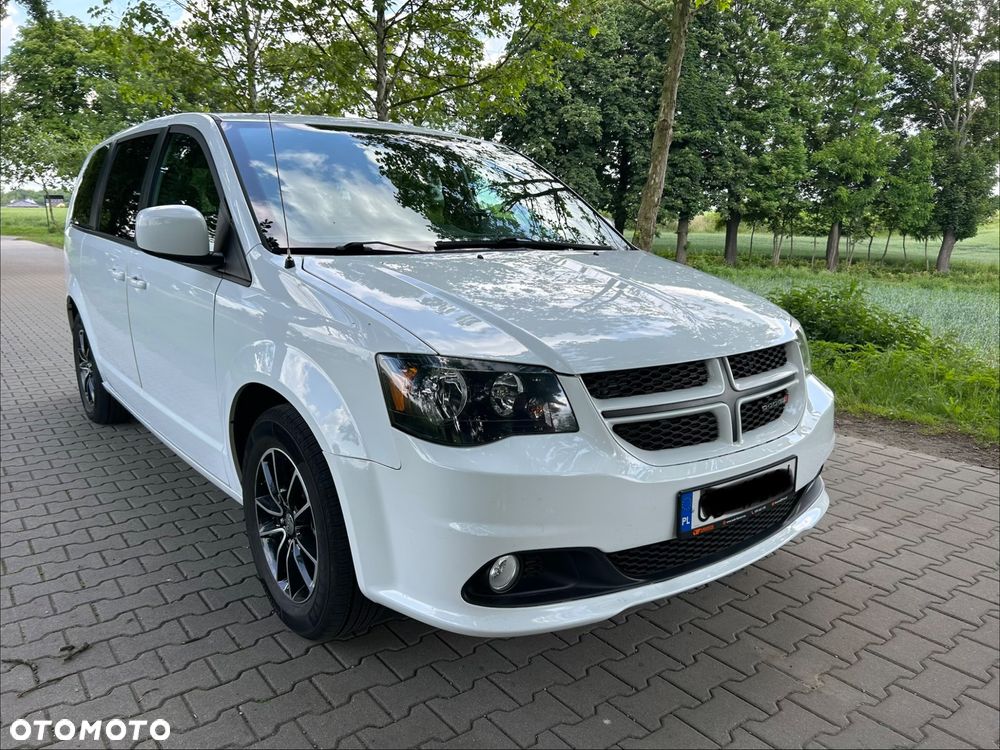 Dodge Grand Caravan - 2
